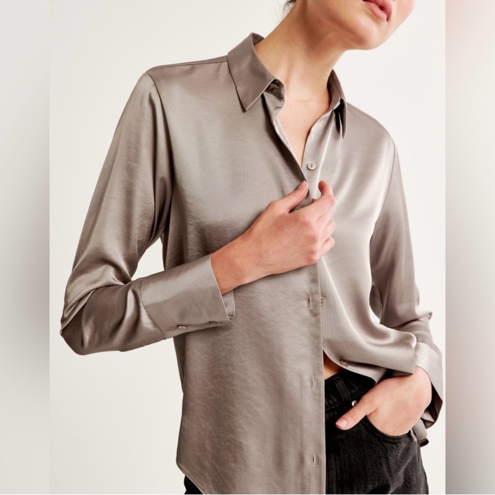 BRAND NEW Abercrombie & Fitch Tan Button Down Shirt